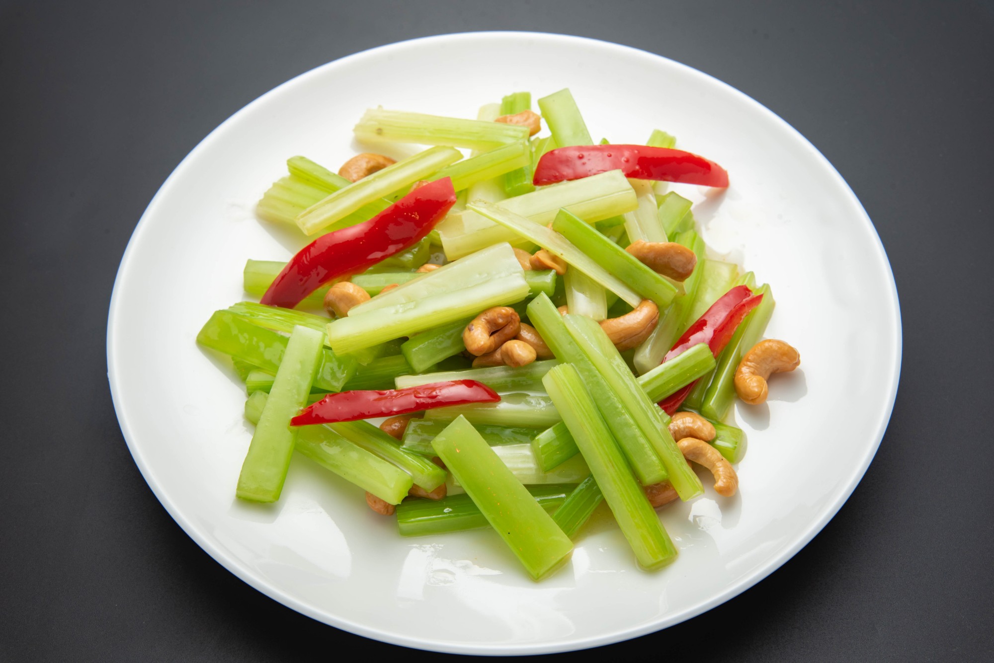 セロリとカシューナッツ炒め