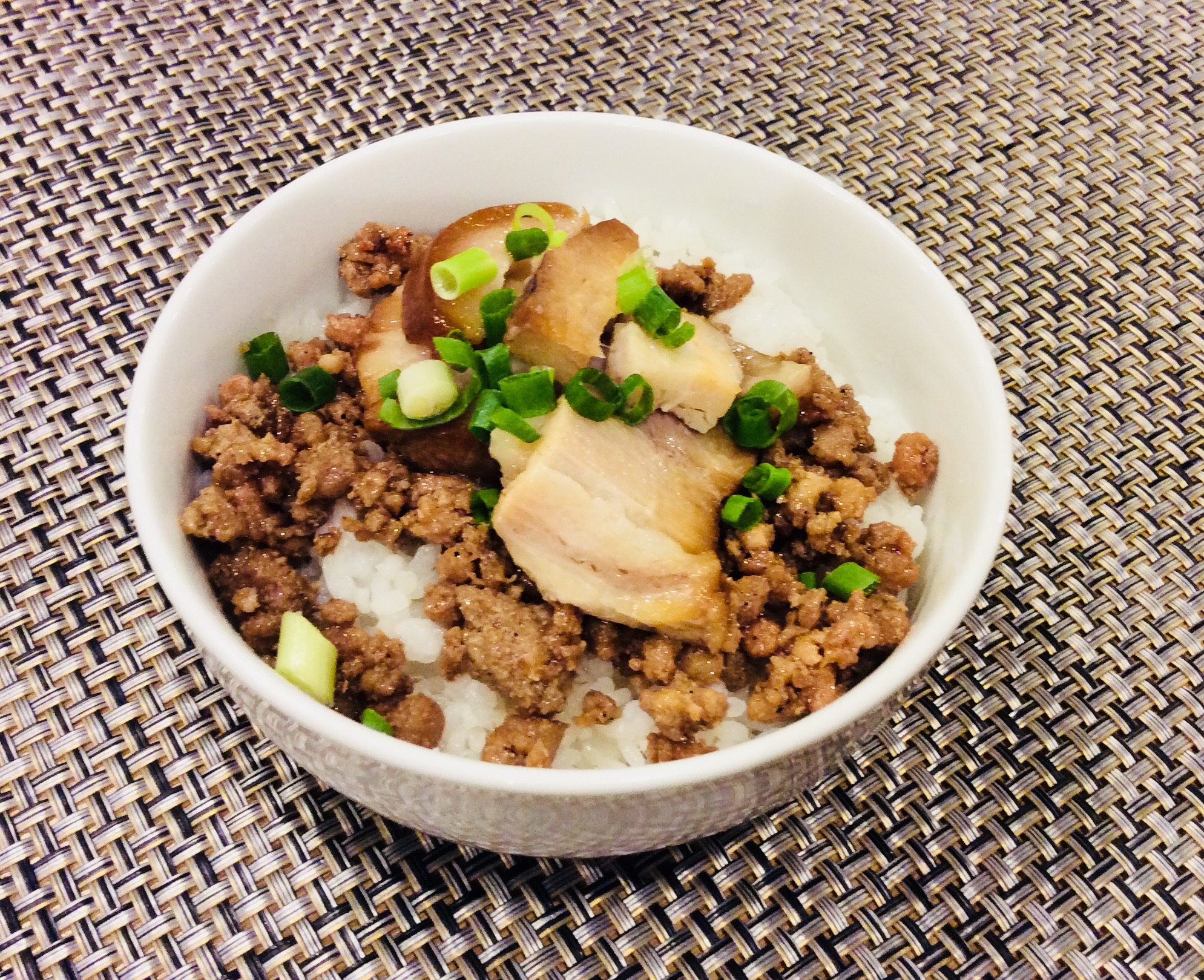 ミニ叉焼そぼろ丼